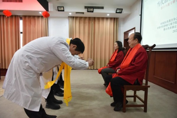 第二十八批收徒仪式3